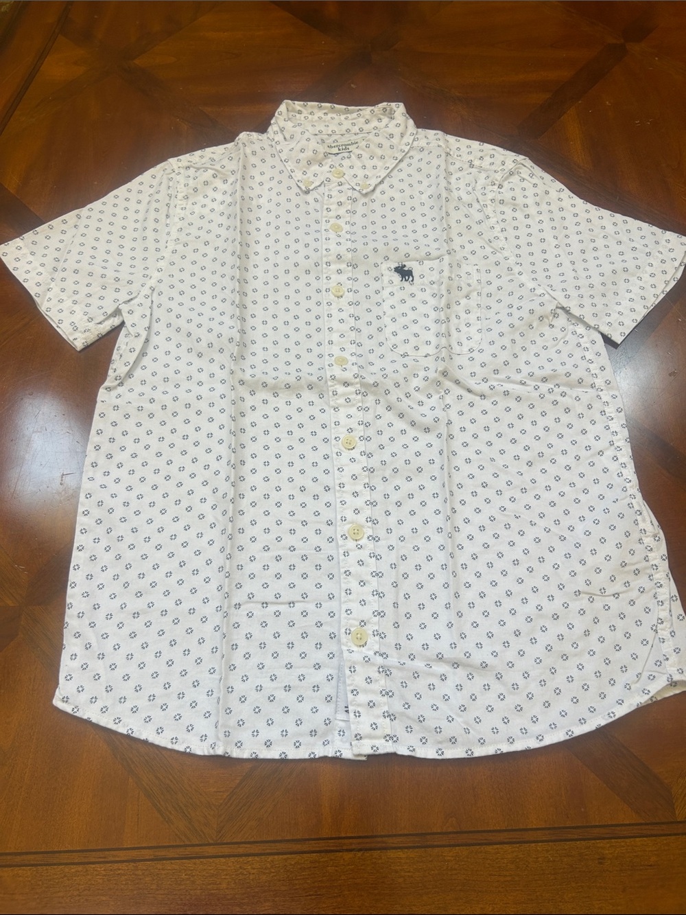 Boys Abercrombie & Fitch White Short-Sleeve Button-Down with Navy Micro Pattern